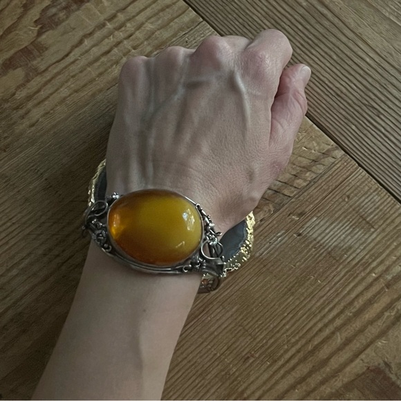 Vintage European Baltic Amber and Sterling Silver Oval Bracelet - One Of A Kind! - Picture 9 of 10